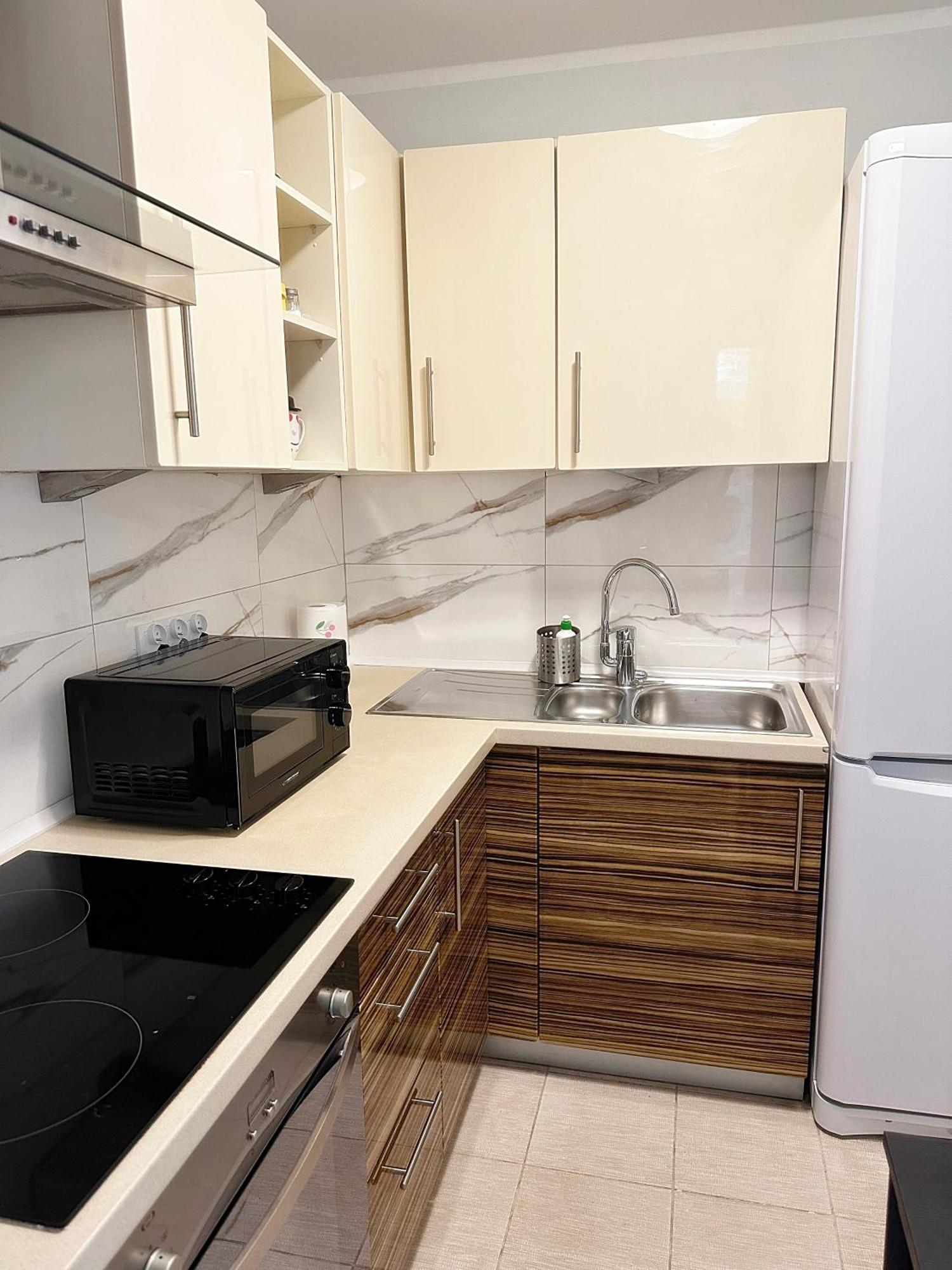 Coser Apartamenty Metro Onz Варшава Экстерьер фото